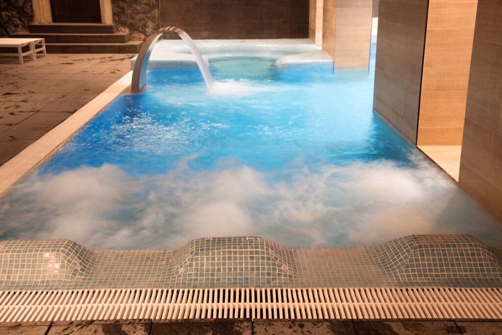 gym with jacuzzi in Park Circus